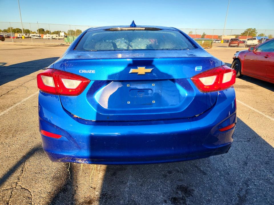 71367136 :رقم المزاد ، 1G1BH5SE4J7239950 vin ، 2018 Chevrolet Cruze مزاد بيع