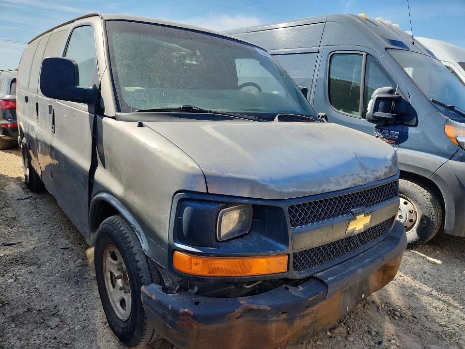 70681146 :رقم المزاد ، 1GCFG154681205500 vin ، 2008 Chevrolet Express مزاد بيع