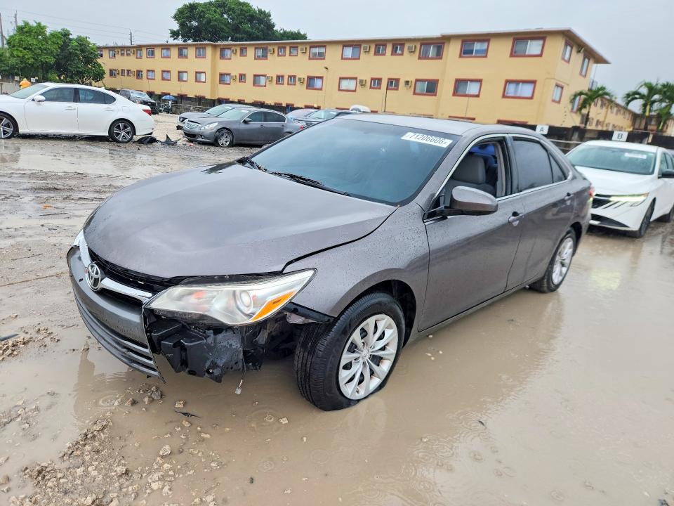2017 Toyota Camry მანქანა იყიდება აუქციონზე, vin: 4T1BF1FK1HU724379, აუქციონის ნომერი: 71206606