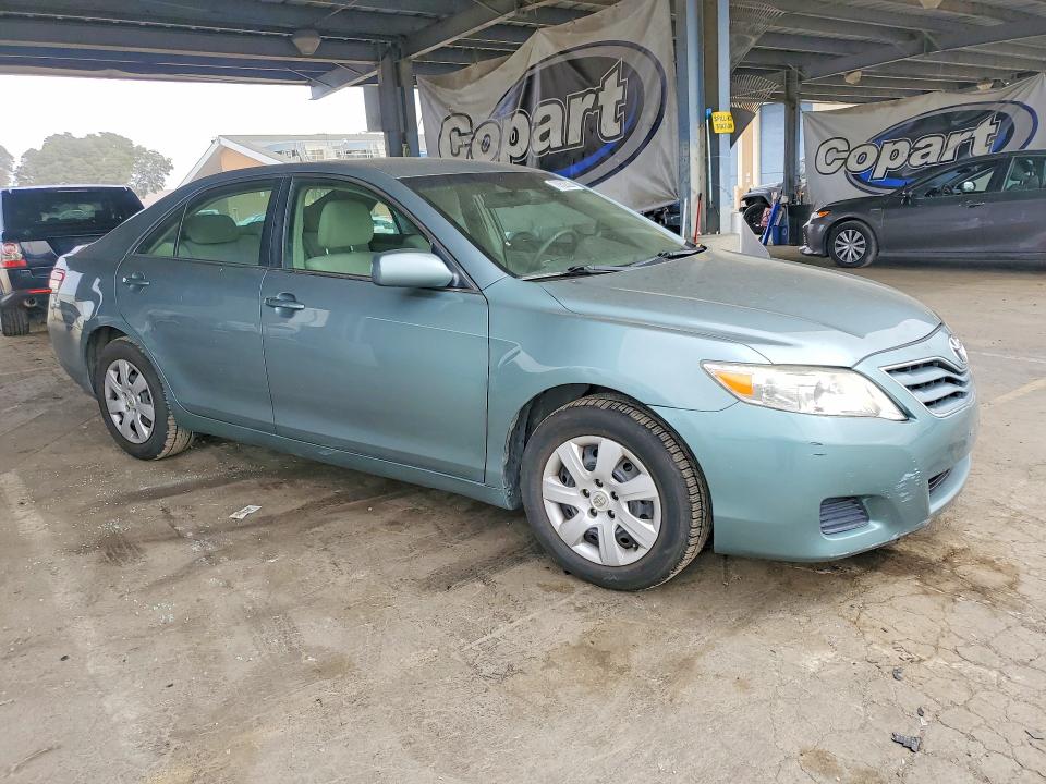 70952626 :رقم المزاد ، 4T4BF3EK8BR112934 vin ، 2011 Toyota Camry مزاد بيع