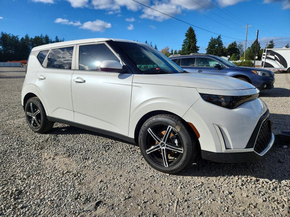 2025 Kia Soul მანქანა იყიდება აუქციონზე, vin: KNDJ23AU0S7938124, აუქციონის ნომერი: 71506246