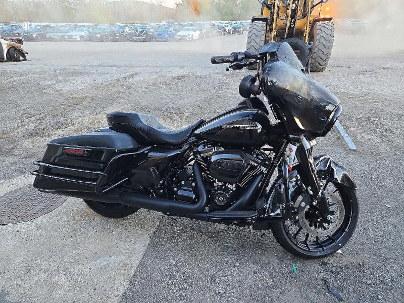 73361136 :رقم المزاد ، 1HD1KRC15JB682501 vin ، 2018 Harley-davidson Flhxs مزاد بيع