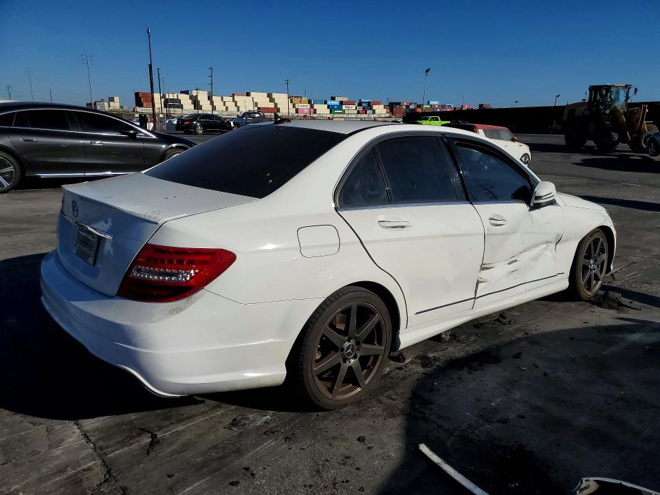 Продаж на аукціоні авто 2013 Mercedes-benz C, vin: WDDGF4HB0DG001498, номер лоту: 72013896