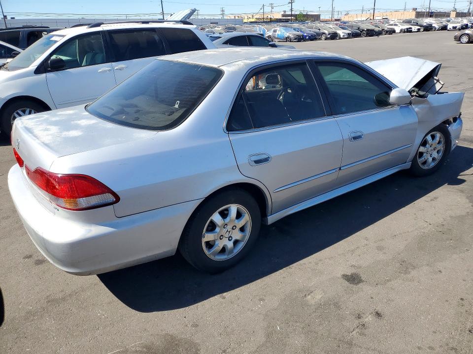 2001 Honda Accord მანქანა იყიდება აუქციონზე, vin: JHMCG66031C005744, აუქციონის ნომერი: 72624746