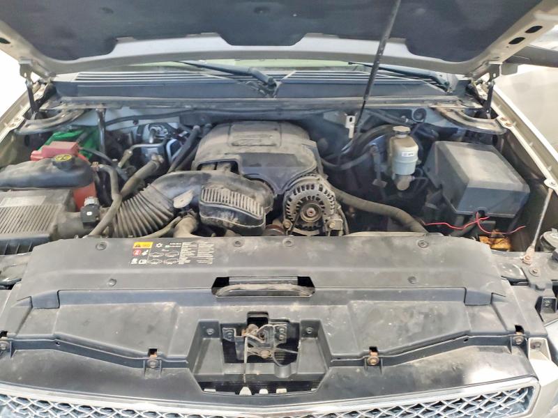 71025536 :رقم المزاد ، 1GNSKKE74DR283032 vin ، 2013 Chevrolet Suburban مزاد بيع