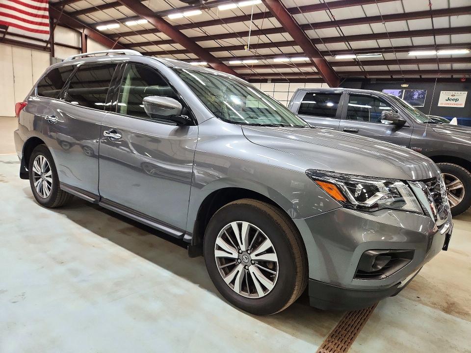 Продажа на аукционе авто 2018 Nissan Pathfinder, vin: 5N1DR2MM1JC674833, номер лота: 72376676