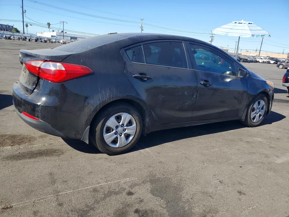 72394536 :رقم المزاد ، KNAFK4A67F5421334 vin ، 2015 Kia Forte مزاد بيع