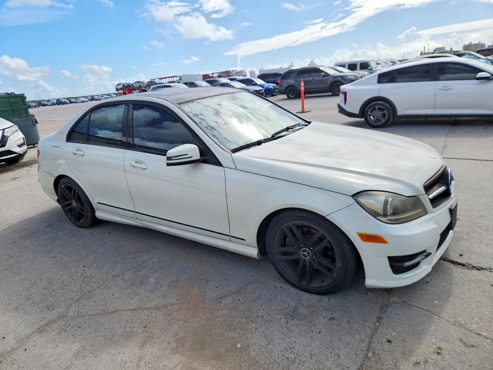 2012 Mercedes-benz C მანქანა იყიდება აუქციონზე, vin: WDDGF8BB9CA724977, აუქციონის ნომერი: 71265566