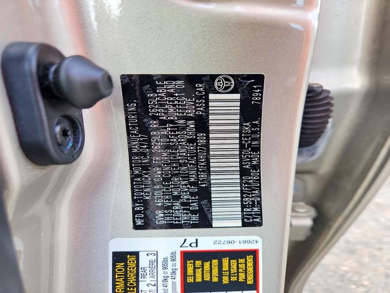 71426936 :رقم المزاد ، 4T1BF1FK4HU771809 vin ، 2017 Toyota Camry مزاد بيع