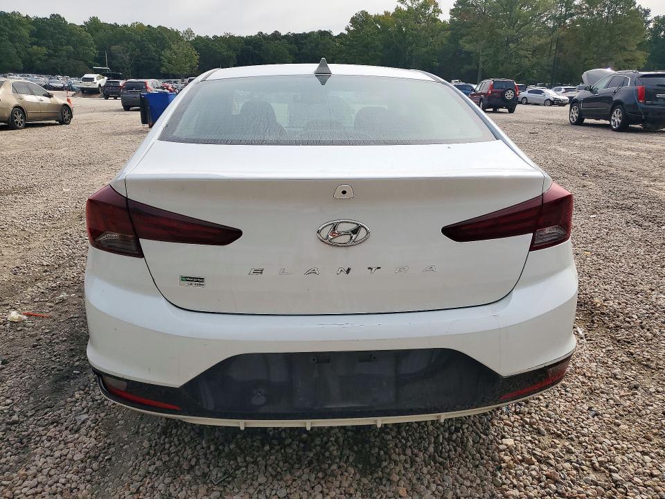 2020 Hyundai Elantra მანქანა იყიდება აუქციონზე, vin: 5NPD84LF2LH557498, აუქციონის ნომერი: 71871756