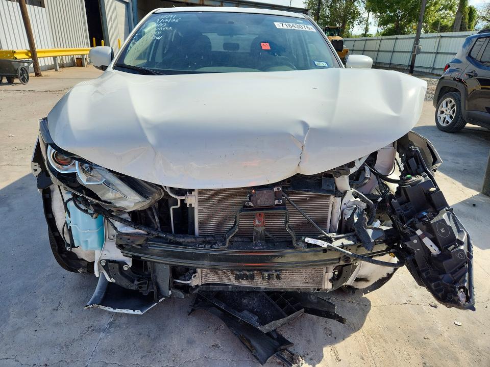 71843076 :رقم المزاد ، JN1BJ1CPXJW185132 vin ، 2018 Nissan Rogue Sport مزاد بيع