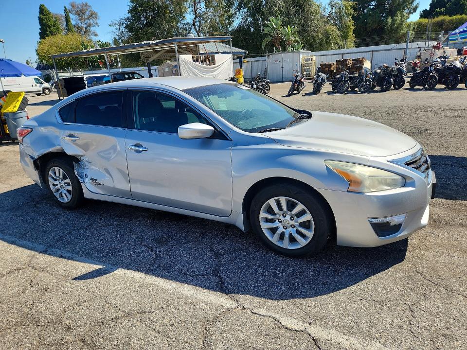 2015 Nissan Altima მანქანა იყიდება აუქციონზე, vin: 1N4AL3AP8FN363026, აუქციონის ნომერი: 71777986