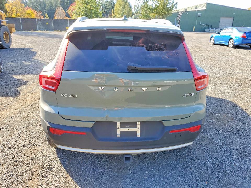 Продажа на аукционе авто 2023 Volvo Xc40, vin: YV4L12UA8P2092334, номер лота: 71465116
