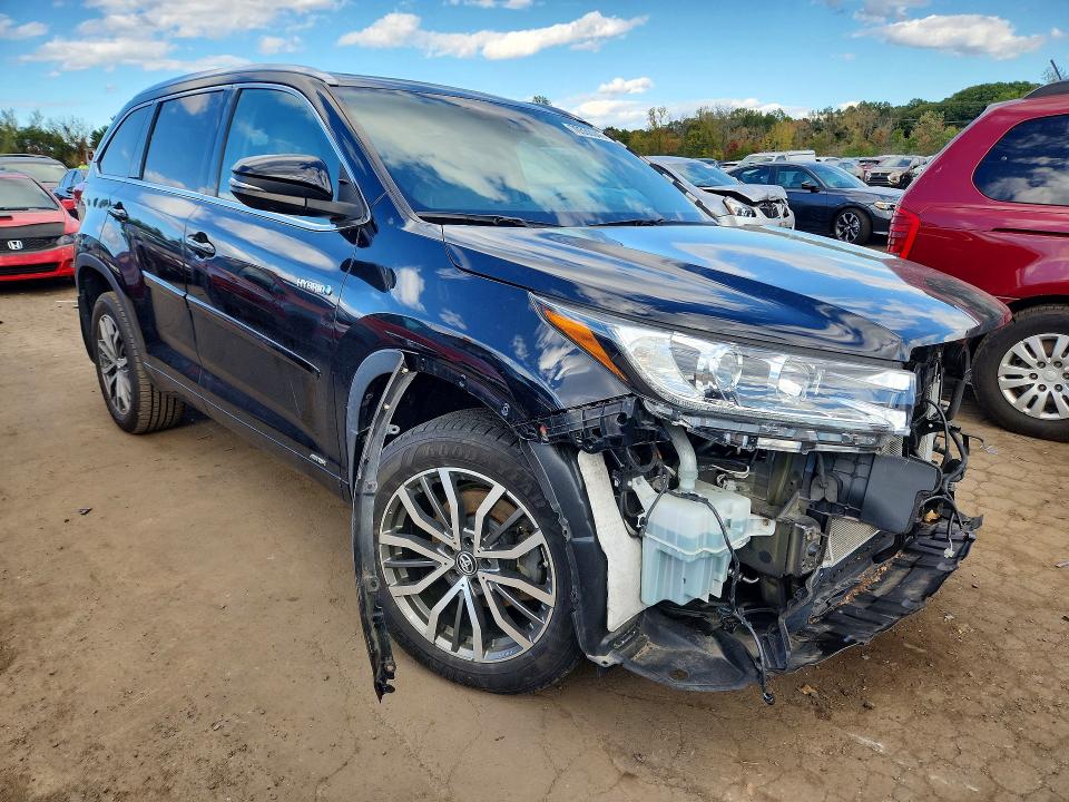2019 Toyota Highlander Hybrid მანქანა იყიდება აუქციონზე, vin: 5TDDGRFHXKS060673, აუქციონის ნომერი: 70530046