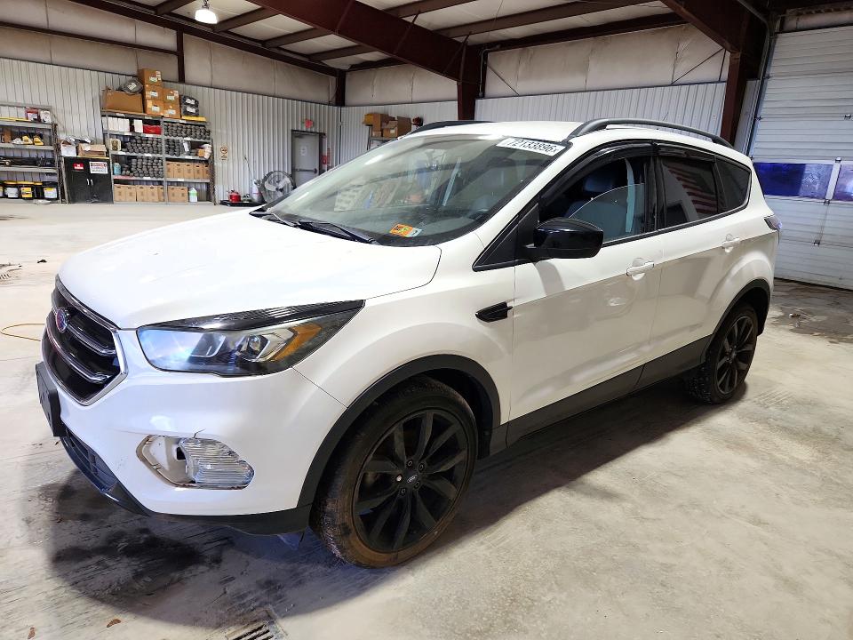 2017 Ford Escape მანქანა იყიდება აუქციონზე, vin: 1FMCU0GD8HUA99354, აუქციონის ნომერი: 72133896