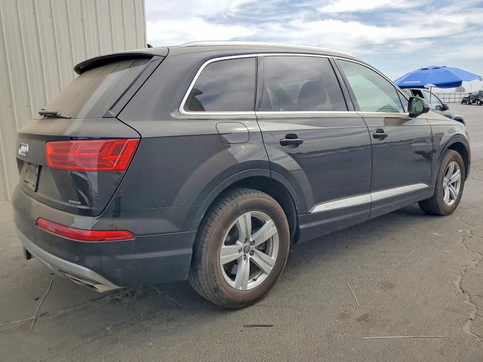 71450746 :رقم المزاد ، WA1LHAF71HD039193 vin ، 2017 Audi Q7 مزاد بيع