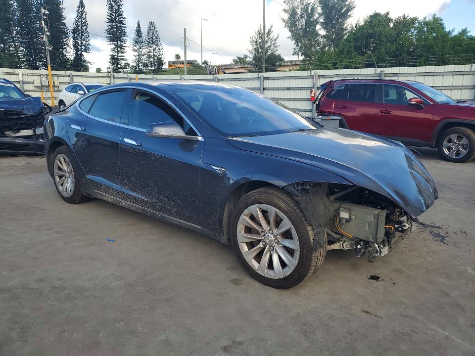 Продаж на аукціоні авто 2016 Tesla Model S, vin: 5YJSA1E28GF133820, номер лоту: 71936056