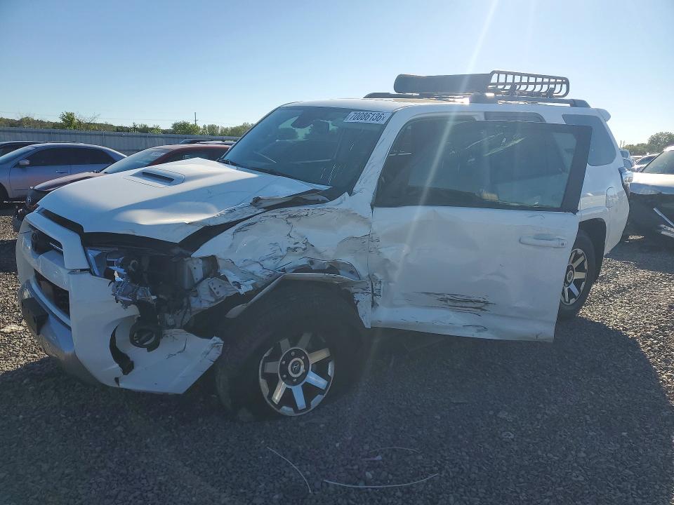 70086136 :رقم المزاد ، JTERU5JR6R6290742 vin ، 2024 Toyota 4runner مزاد بيع