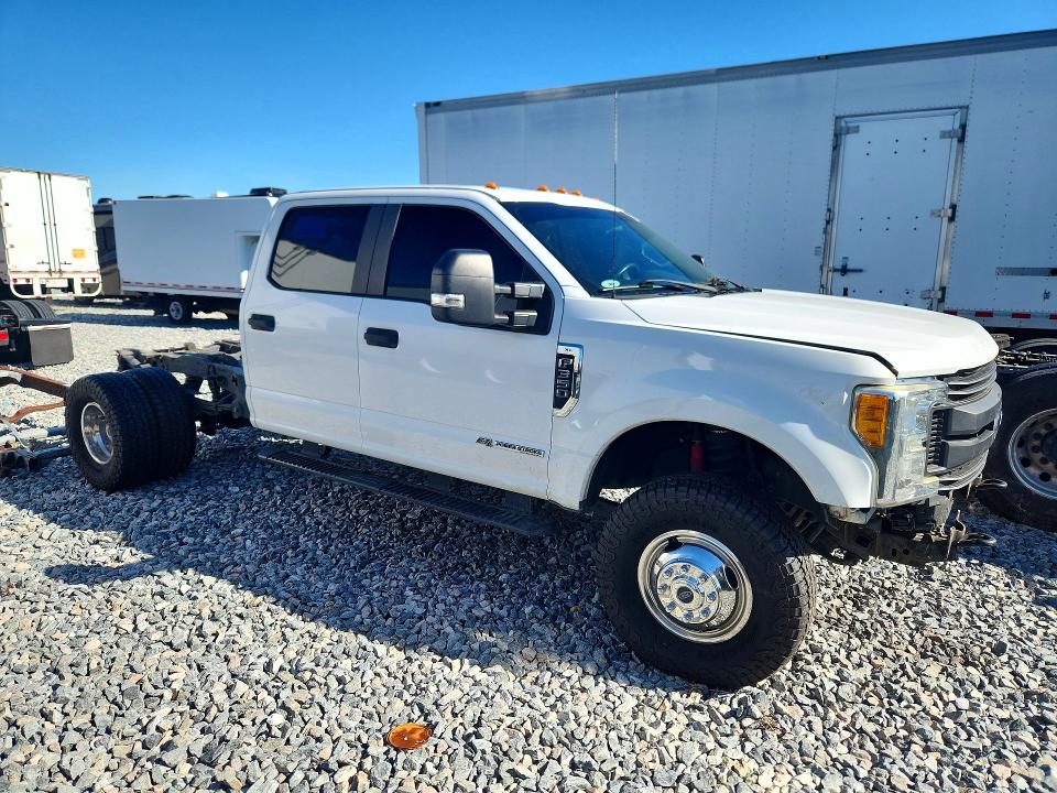 72305766 :رقم المزاد ، 1FT8W3DT6HEB56324 vin ، 2017 Ford F350 مزاد بيع