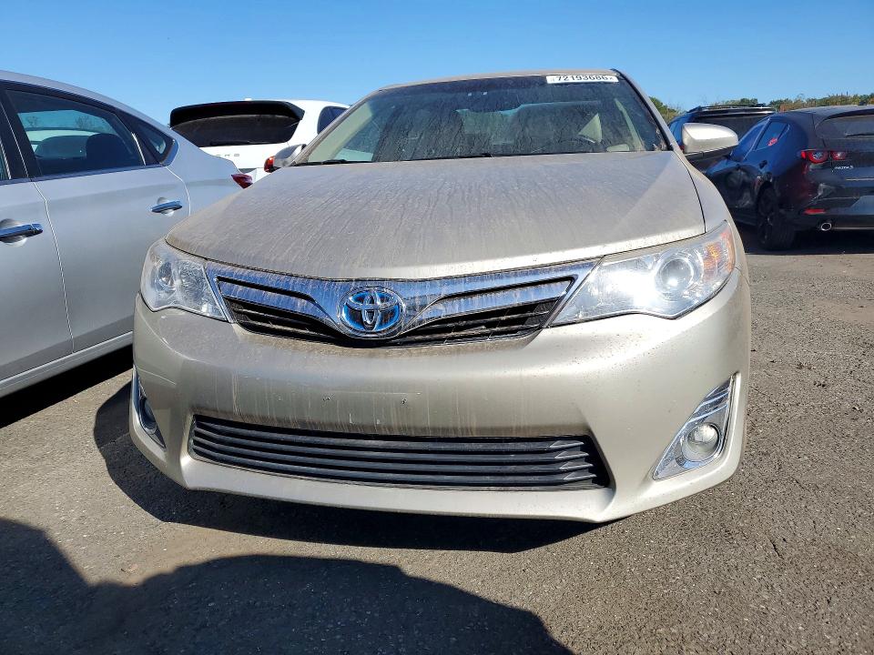 2014 Toyota Camry Hybrid მანქანა იყიდება აუქციონზე, vin: 4T1BD1FK3EU098853, აუქციონის ნომერი: 72193686