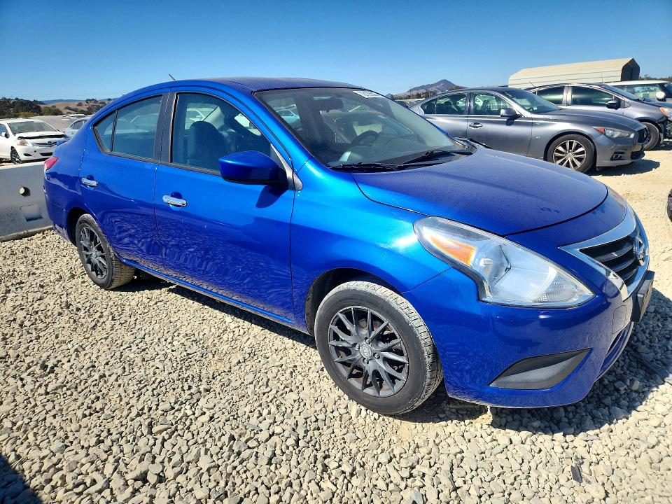 72183526 :رقم المزاد ، 3N1CN7APXFL818062 vin ، 2015 Nissan Versa مزاد بيع