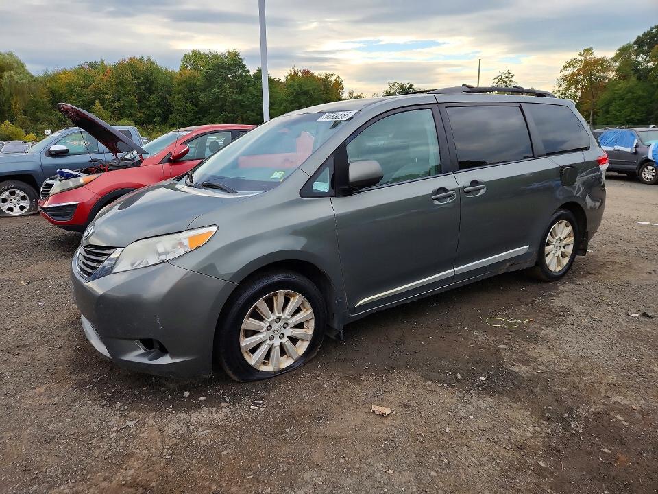 Aukcja sprzedaży 2013 Toyota Sienna, vin: 5TDJK3DC2DS060224, numer aukcji: 70883826
