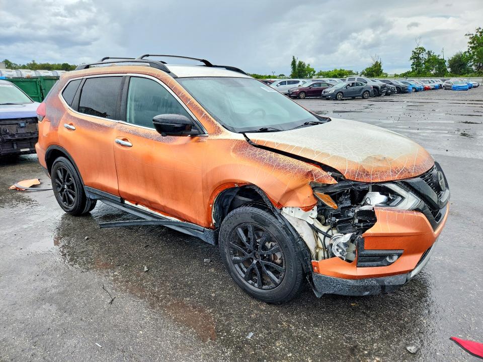 70832856 :رقم المزاد ، 5N1AT2MV8JC796375 vin ، 2018 Nissan Rogue مزاد بيع