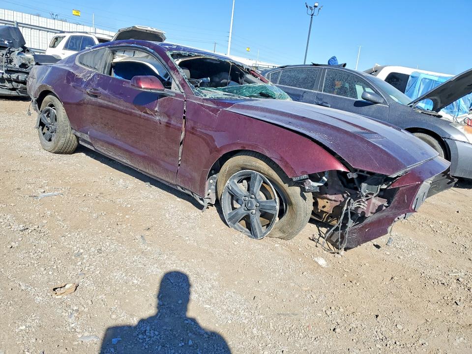 62904426 :رقم المزاد ، 1FA6P8TH8J5185074 vin ، 2018 Ford Mustang مزاد بيع