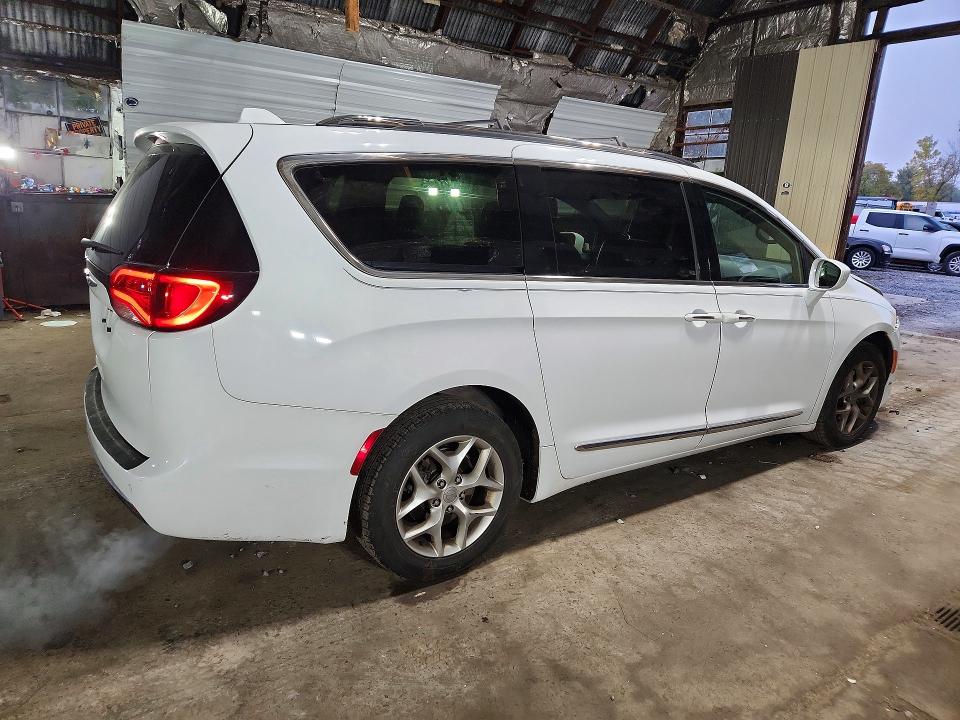 71099696 :رقم المزاد ، 2C4RC1BG0LR106733 vin ، 2020 Chrysler Pacifica مزاد بيع