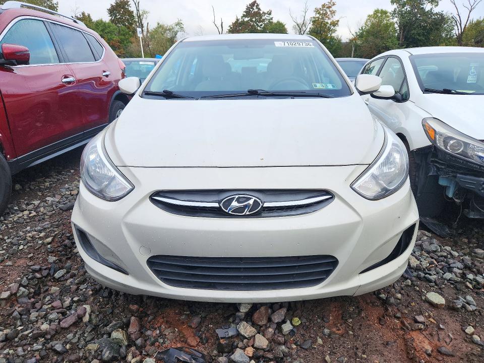 2017 Hyundai Accent მანქანა იყიდება აუქციონზე, vin: KMHCT4AE6HU188836, აუქციონის ნომერი: 71029736