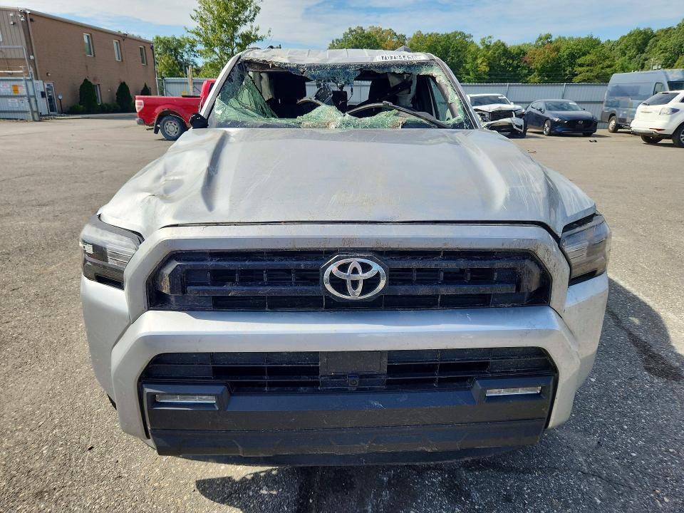 70794436 :رقم المزاد ، JTEVA5BR4S5039414 vin ، 2025 Toyota 4runner مزاد بيع
