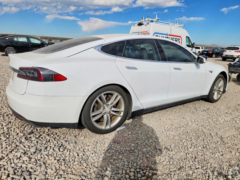 71671896 :رقم المزاد ، 5YJSA1AC1DFP10231 vin ، 2013 Tesla Model S مزاد بيع
