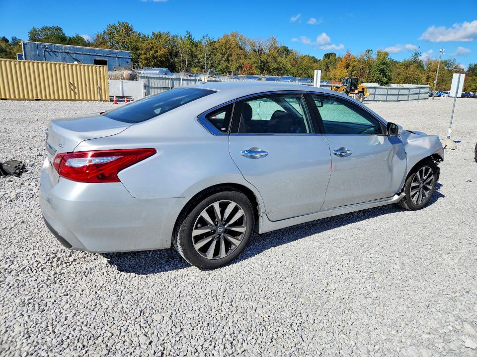 Продажа на аукционе авто 2017 Nissan Altima, vin: 1N4AL3AP5HC188166, номер лота: 71475686