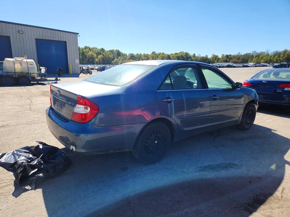 2004 Toyota Camry მანქანა იყიდება აუქციონზე, vin: 4T1BE32K24U879599, აუქციონის ნომერი: 71783566