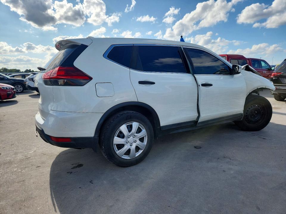 2017 Nissan Rogue მანქანა იყიდება აუქციონზე, vin: 5N1AT2MT5HC894787, აუქციონის ნომერი: 72726516