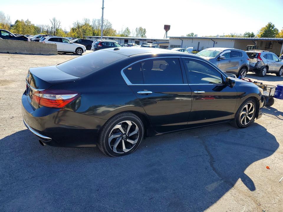 2017 Honda Accord მანქანა იყიდება აუქციონზე, vin: 1HGCR2F83HA268043, აუქციონის ნომერი: 71727466