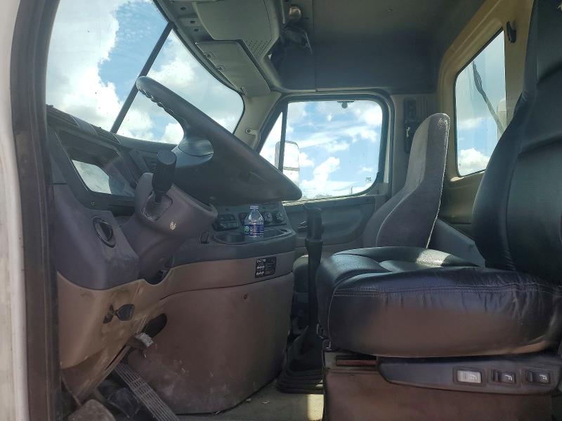 Продажа на аукционе авто 2010 Freightliner Cascadia 125, vin: 1FUJGEDR4ALAN1051, номер лота: 71556076