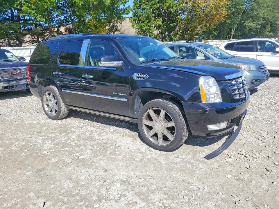 2011 Cadillac Escalade მანქანა იყიდება აუქციონზე, vin: 1GYS4CEF6BR102293, აუქციონის ნომერი: 71855406