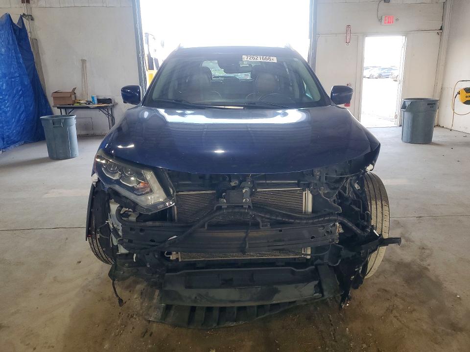 2017 Nissan Rogue მანქანა იყიდება აუქციონზე, vin: 5N1AT2MV2HC857309, აუქციონის ნომერი: 72621666