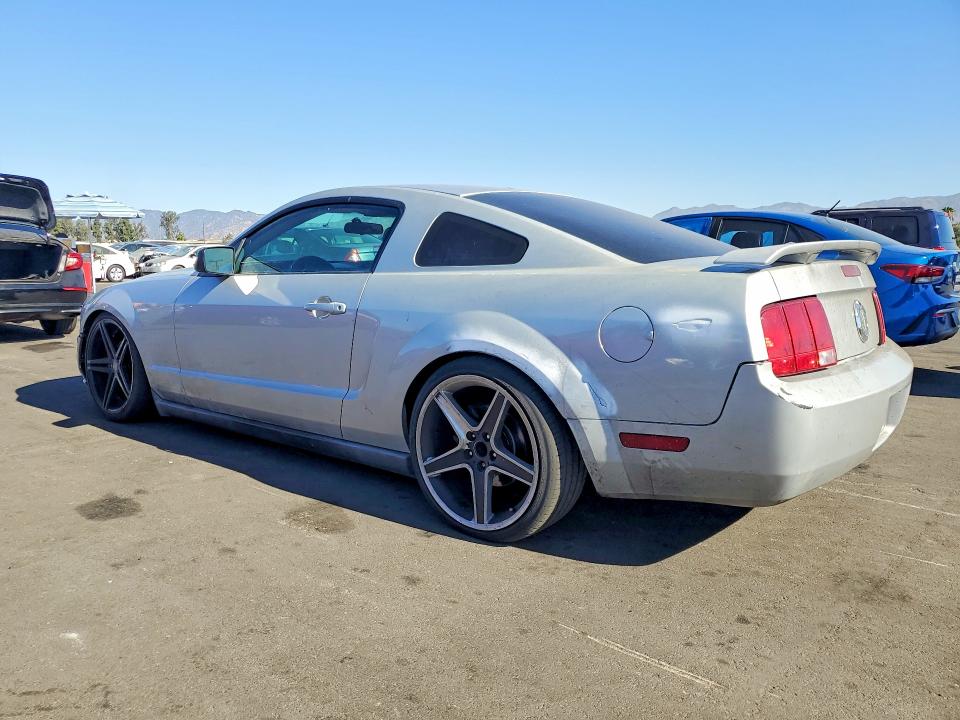 71682486 :رقم المزاد ، 1ZVFT80N855196711 vin ، 2005 Ford Mustang مزاد بيع
