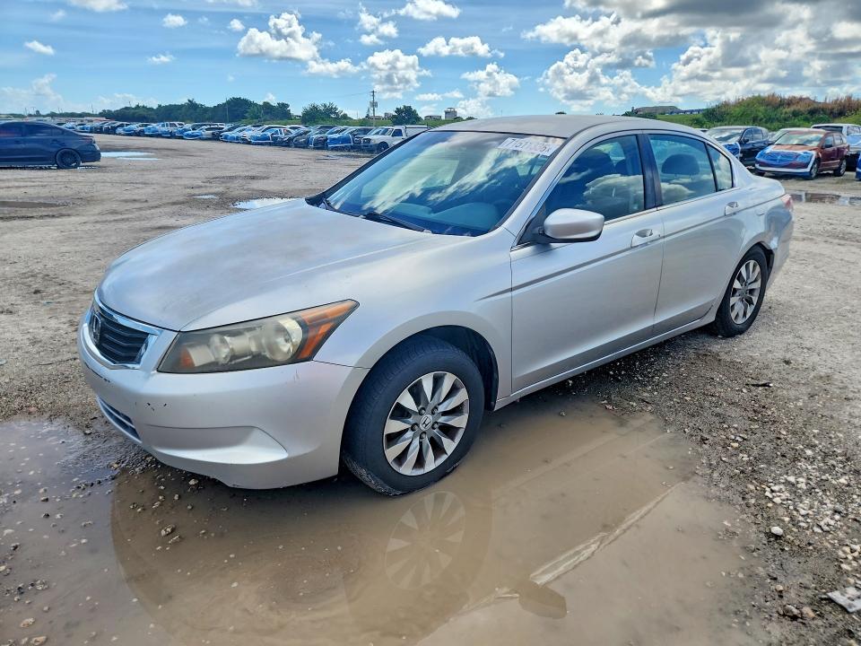 Auction sale of the 2008 Honda Accord, vin: JHMCP26388C061644, lot number: 71511336