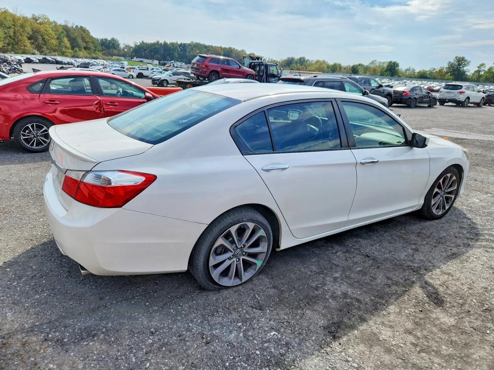 71387626 :رقم المزاد ، 1HGCR2F5XFA242140 vin ، 2015 Honda Accord مزاد بيع