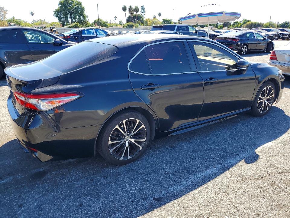 71683296 :رقم المزاد ، JTNB11HK4J3025321 vin ، 2018 Toyota Camry مزاد بيع