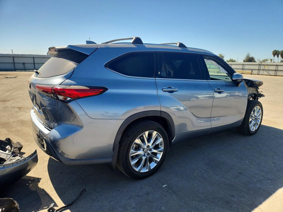 Продажа на аукционе авто 2021 Toyota Highlander, vin: 5TDDZRBH0MS062354, номер лота: 70384096