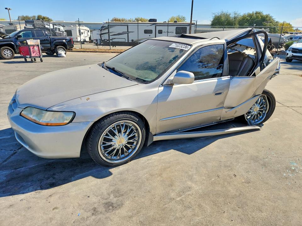 Продаж на аукціоні авто 1999 Honda Accord, vin: 1HGCG1655XA015813, номер лоту: 71023236