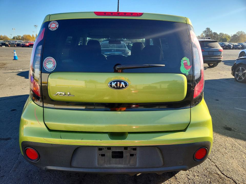 Продаж на аукціоні авто 2018 Kia Soul, vin: KNDJN2A25J7902475, номер лоту: 73311006