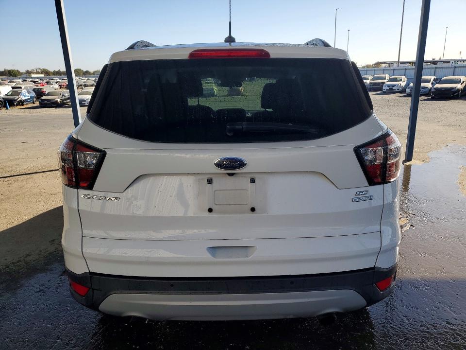 2017 Ford Escape მანქანა იყიდება აუქციონზე, vin: 1FMCU0GD6HUE76876, აუქციონის ნომერი: 73282316