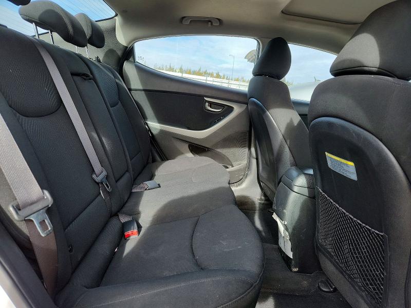 71008926 :رقم المزاد ، KMHDH4AH3FU288437 vin ، 2015 Hyundai Elantra مزاد بيع