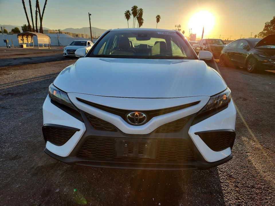 71811556 :رقم المزاد ، 4T1G11AKXPU825947 vin ، 2023 Toyota Camry مزاد بيع
