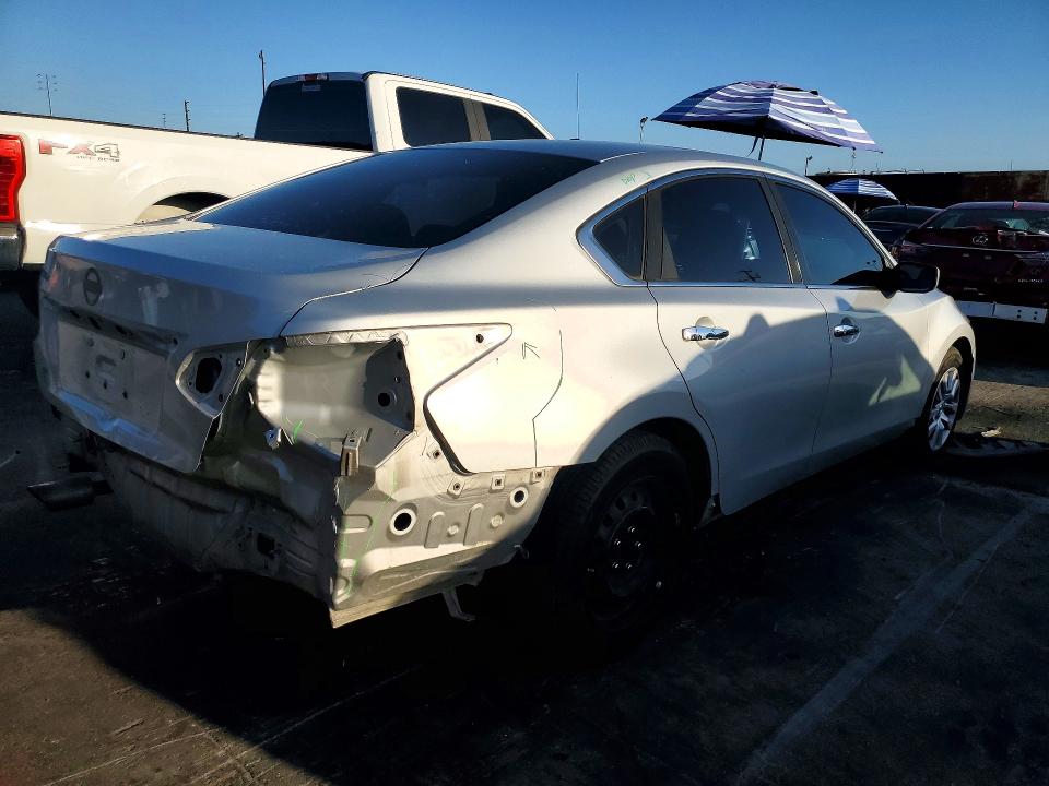 2018 Nissan Altima მანქანა იყიდება აუქციონზე, vin: 1N4AL3AP6JC271045, აუქციონის ნომერი: 72616306